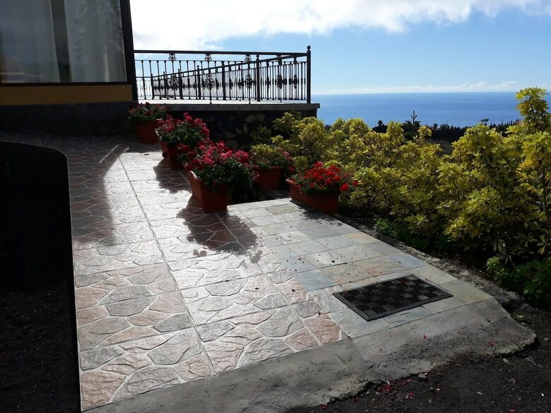 Apartamentos Cueva De Las Palomas