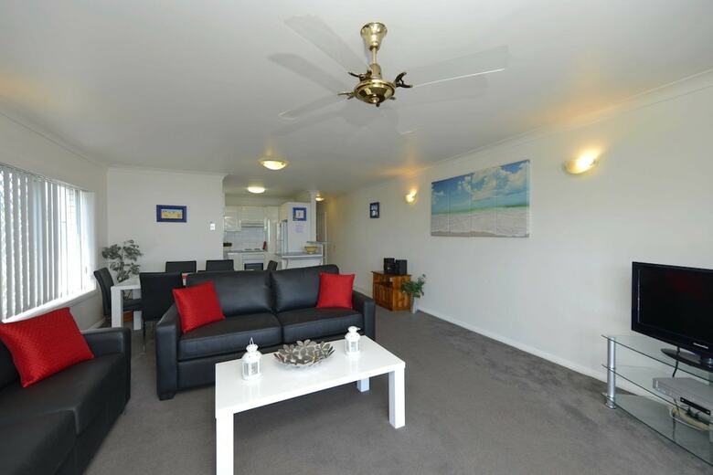 Sundeck Unit 9 - Shoal Bay