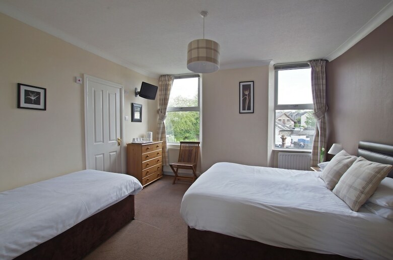 Hotel Brook House - Free On-site Car Park