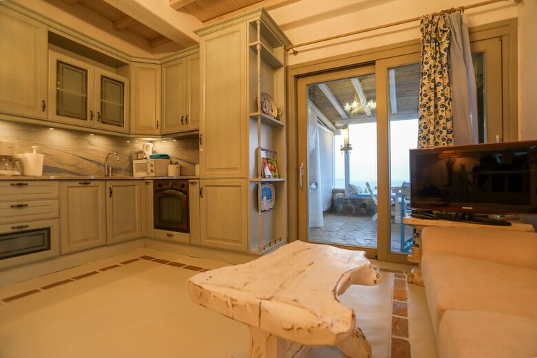 Anthi House