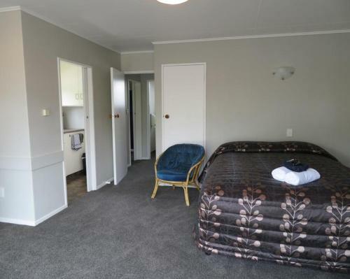 Commodore Court Motel