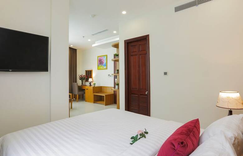 Golda Hotel