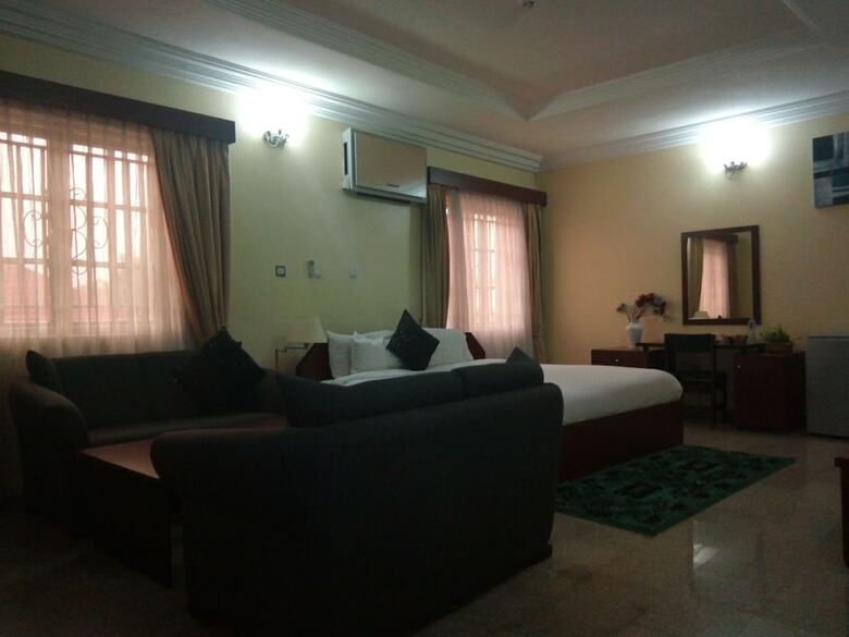 Hotel Zeina Suites Abuja