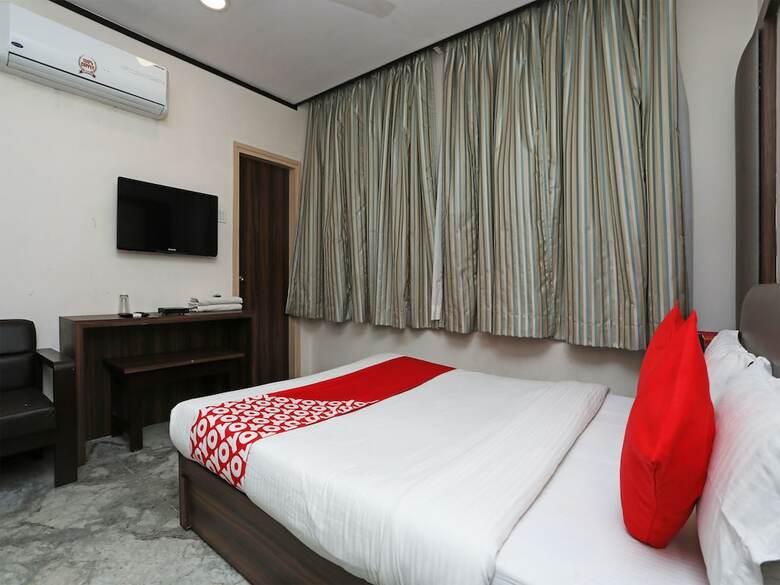 Oyo 15966 Hotel Shivam