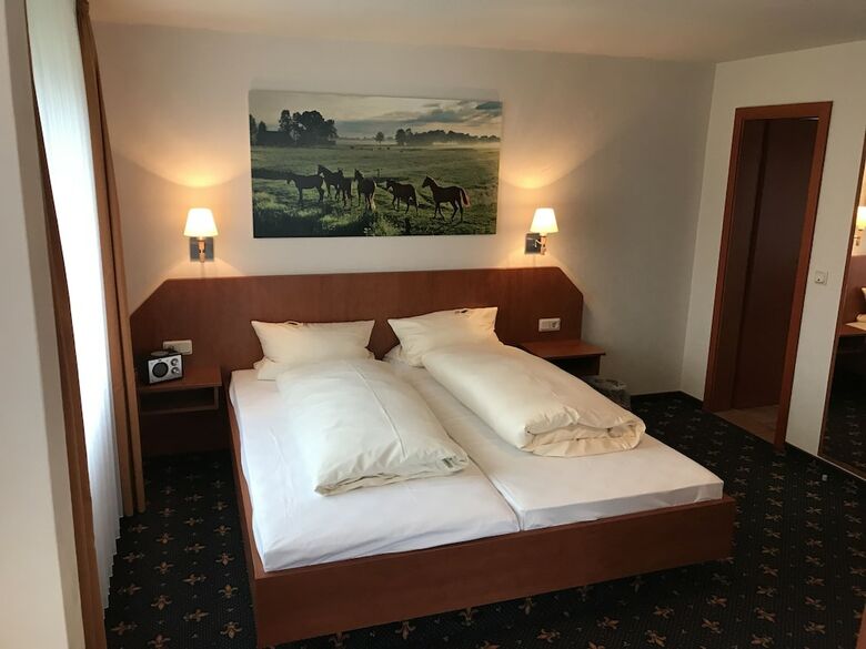 Hotel Zwei Linden - Links Der Elbe