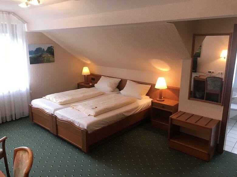 Hotel Zwei Linden - Links Der Elbe