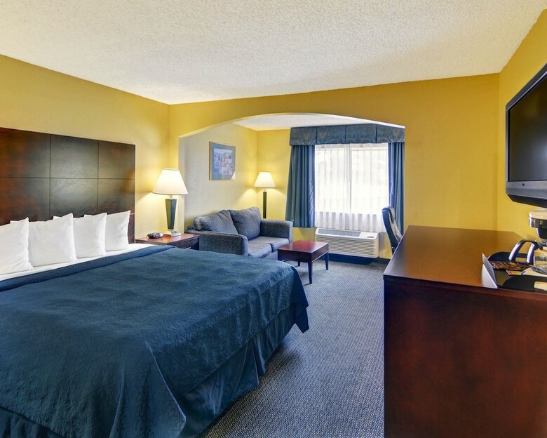 Hotel Quality Inn & Suites