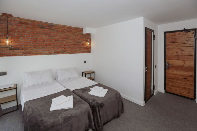Hotel Baratashvili 12