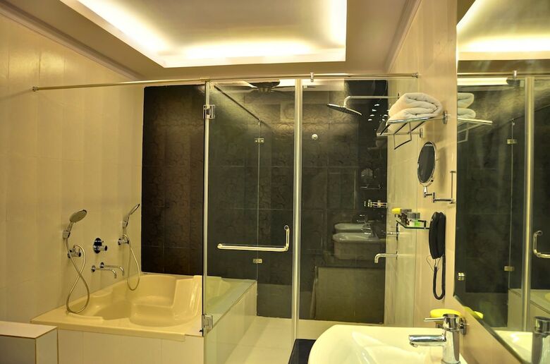 Hotel Aalankrita Resort And Convention