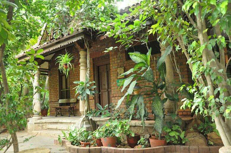 Hotel Aalankrita Resort And Convention