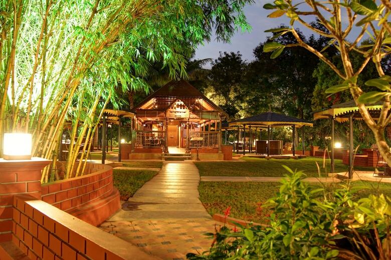 Hotel Aalankrita Resort And Convention