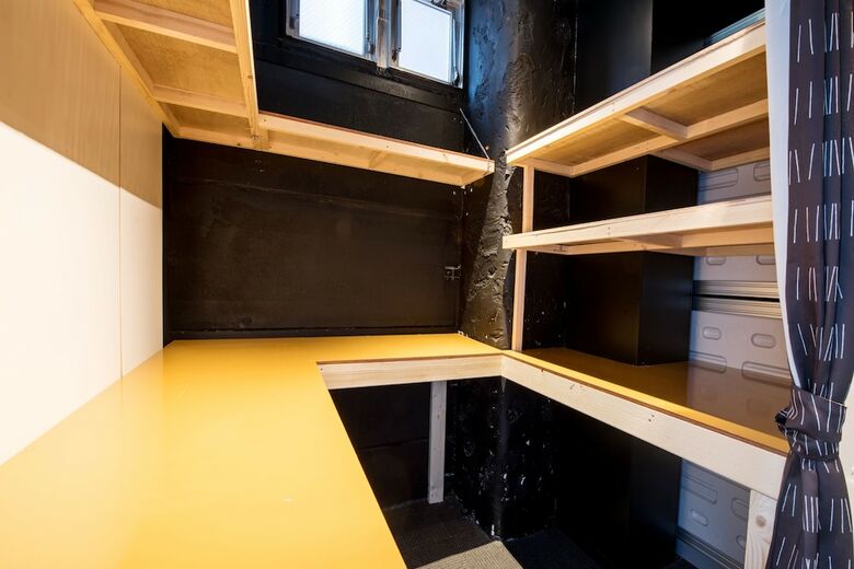 Capsule Hotel Transit Shinjuku
