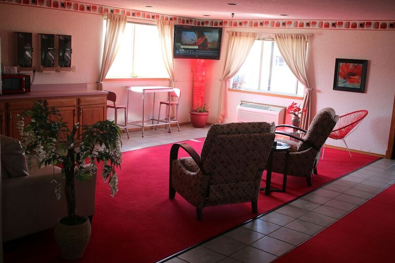 Hotel Red Carpet Inn & Suites