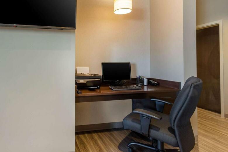 Posada Sleep Inn & Suites Tampa South