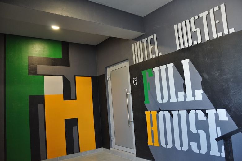 Full House Capsule Hostel