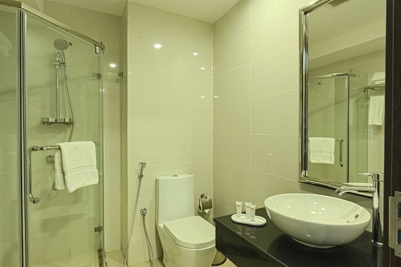 Oyo 118 Golden Crown Hotel