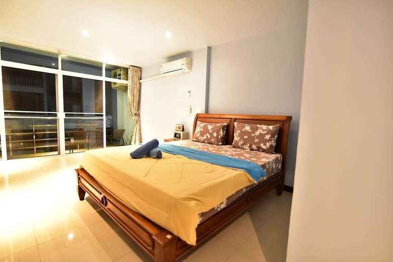 Hotel Sorot House