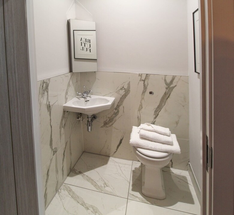 Tp Apartments - Great Charles Penthouse