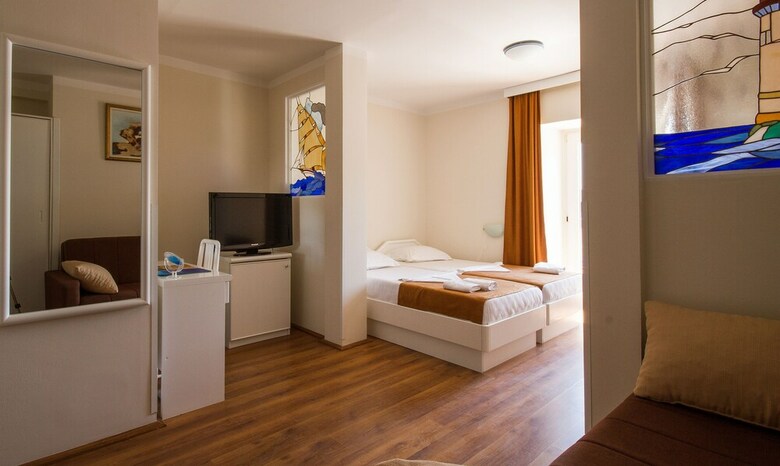 Hotel Xanadu