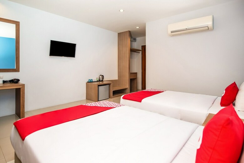 Oyo 344 De Blue @ Sea Rawai Hotel