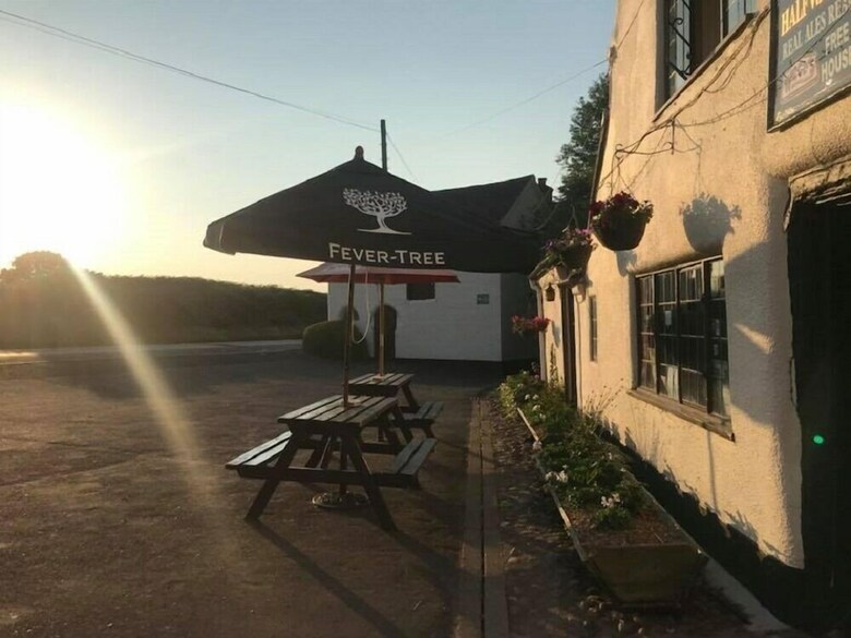 Posada The Halfway House Inn