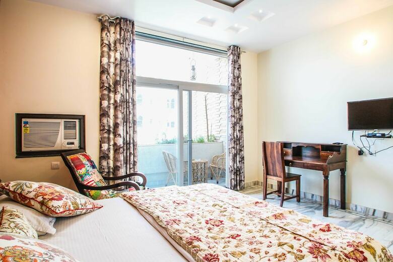 Bed & Breakfast All Seasons Homestay