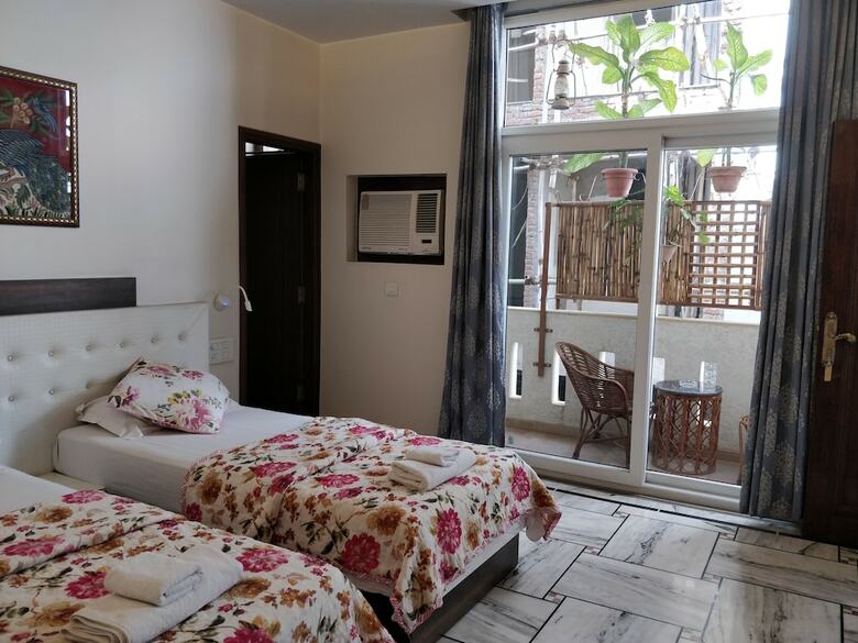 Bed & Breakfast All Seasons Homestay