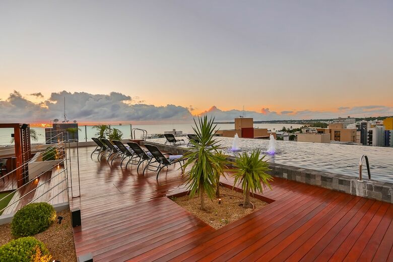 Hotel Quality Su�tes Jo�o Pessoa
