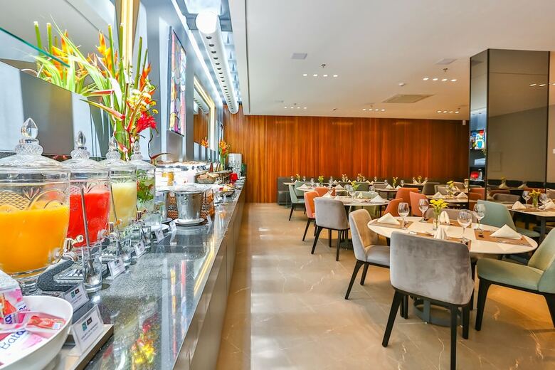 Hotel Quality Su�tes Jo�o Pessoa