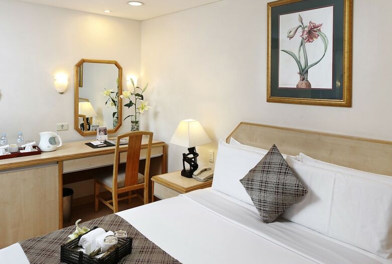 Manila Lotus Hotel