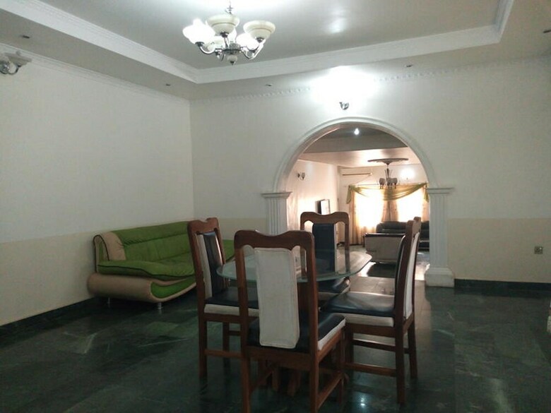 Adent Hotel And Event Centre