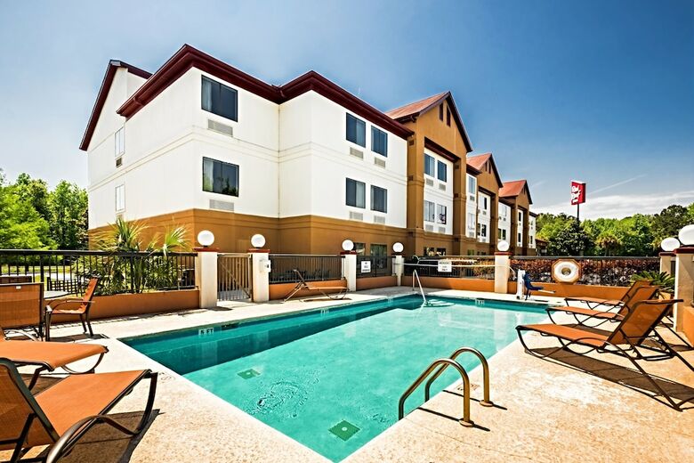 Hotel Red Roof Inn & Suites Savannah Gateway