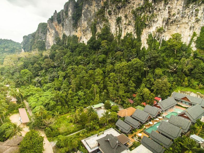 Hotel The Scene Cliff View Villas