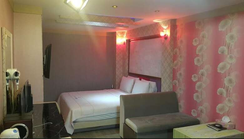 Hotel Renaissance Motel