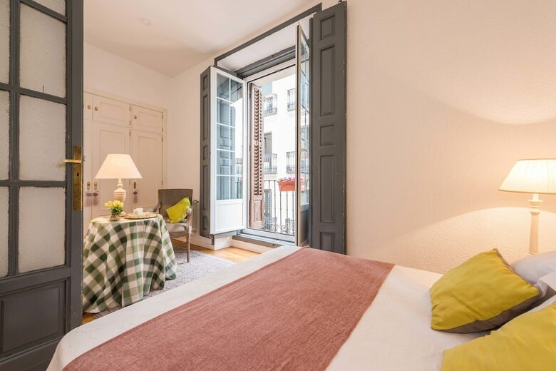 Apartamentos Plaza Santa Ana