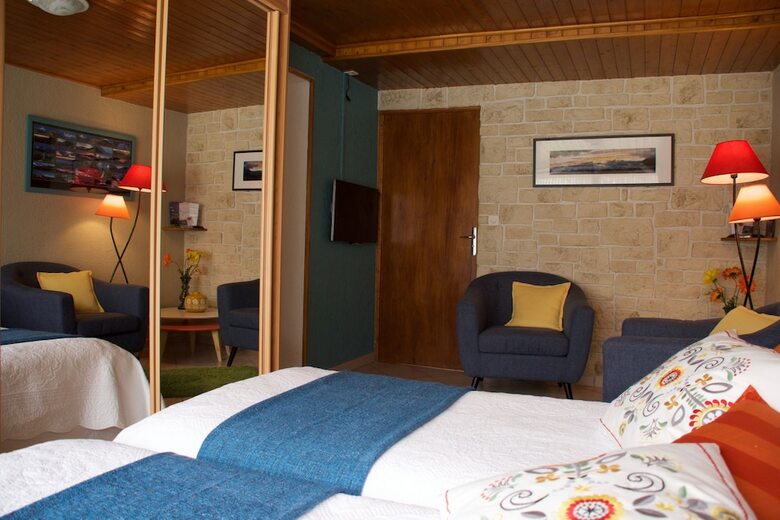 Bed & Breakfast La Coustille - Chambres Et Table D'h�tes