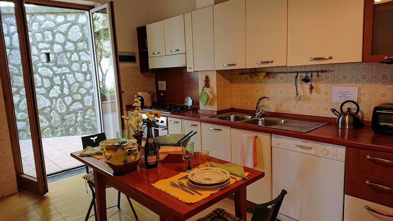 Villa L'ulivina - Near Marina Grande Beach