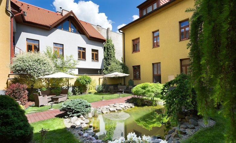 Hotel Penzi�n Hradbov�