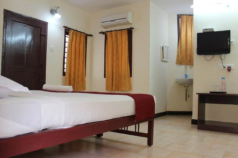 New Kovalam Beach Hotel