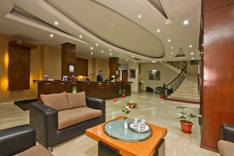 Broadways Inn - Hotel, Resort & Spa