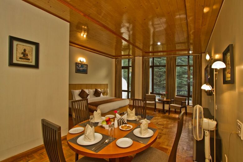 Broadways Inn - Hotel, Resort & Spa