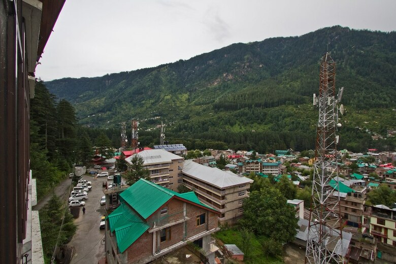 Broadways Inn - Hotel, Resort & Spa