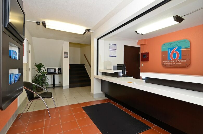 Motel 6 Southhaven Ks