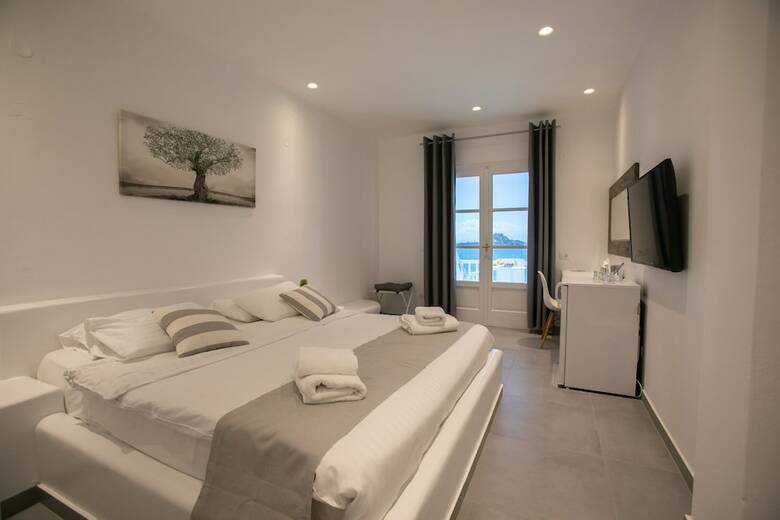 Acrogiali Beach Hotel