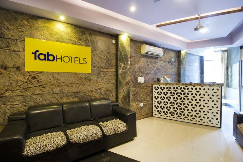 Hotel Fabexpress Travelers Lodge