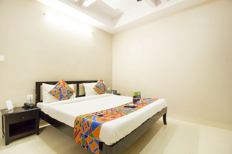 Hotel Fabexpress Travelers Lodge
