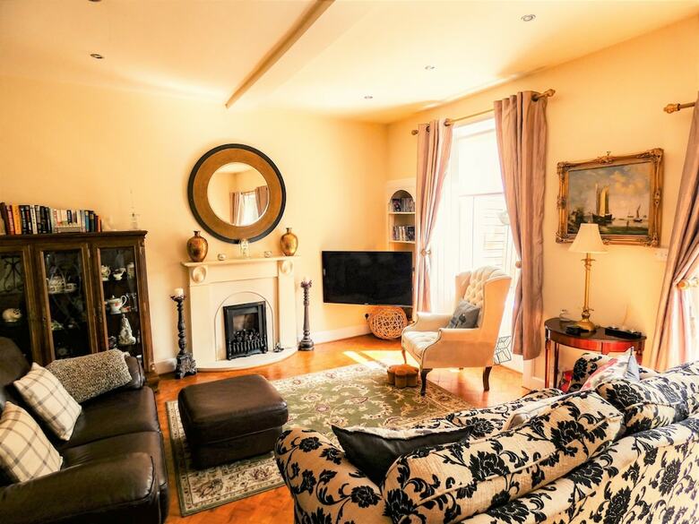 Honeybrook - Near Crieff Visitor Centre