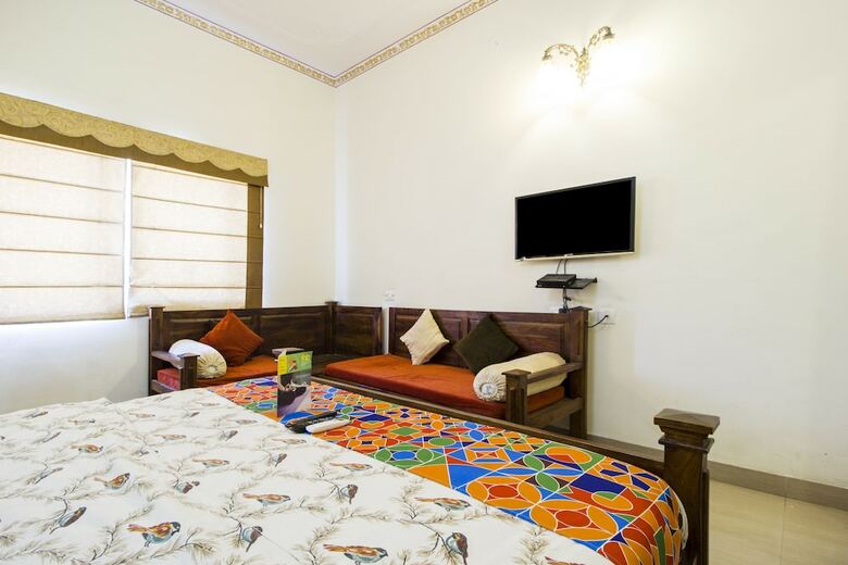 Fabhotel Raj Kothi Malviya Nagar