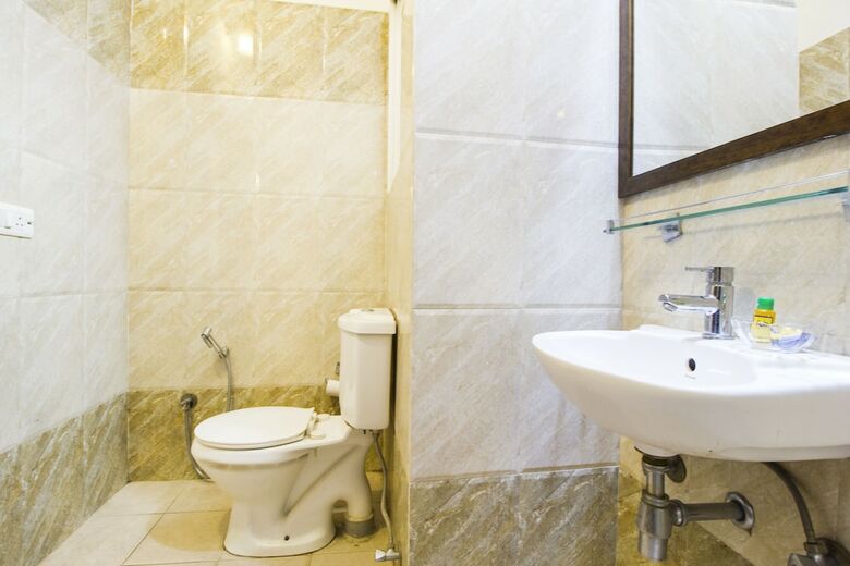 Fabhotel Raj Kothi Malviya Nagar