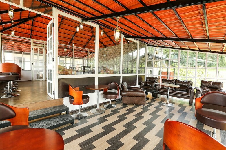 Fabhotel St. Clouds